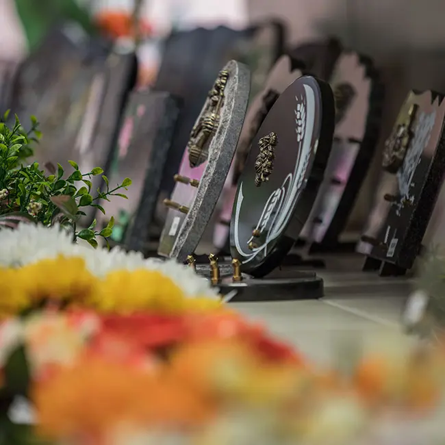 Etagere de Plaques funeraire personnalisee